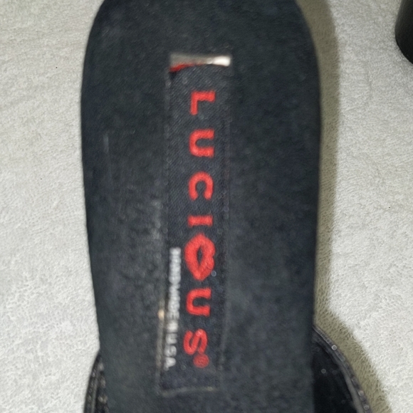 Black Platform HIGH Heels - Picture 4 of 6